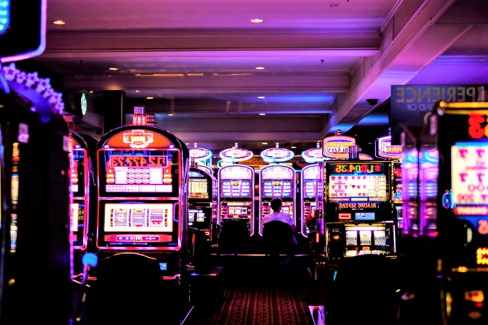 photo-1537154835319-14f43d91ea98